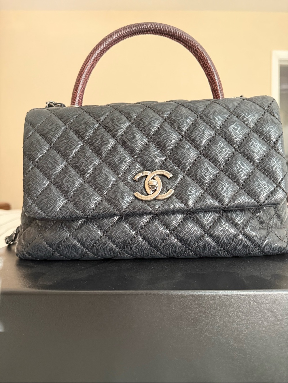 Chanel MediumBurgundy Lizard Coco Handle caviar bag  in Black Ruthenium hardware